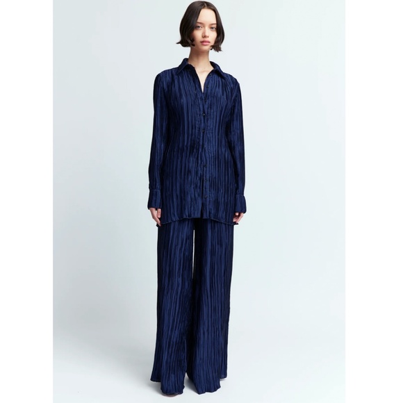 Fashion Nova Deep Blue Pleated/Plisse Shirt and Pant Set - Picture 1 of 14